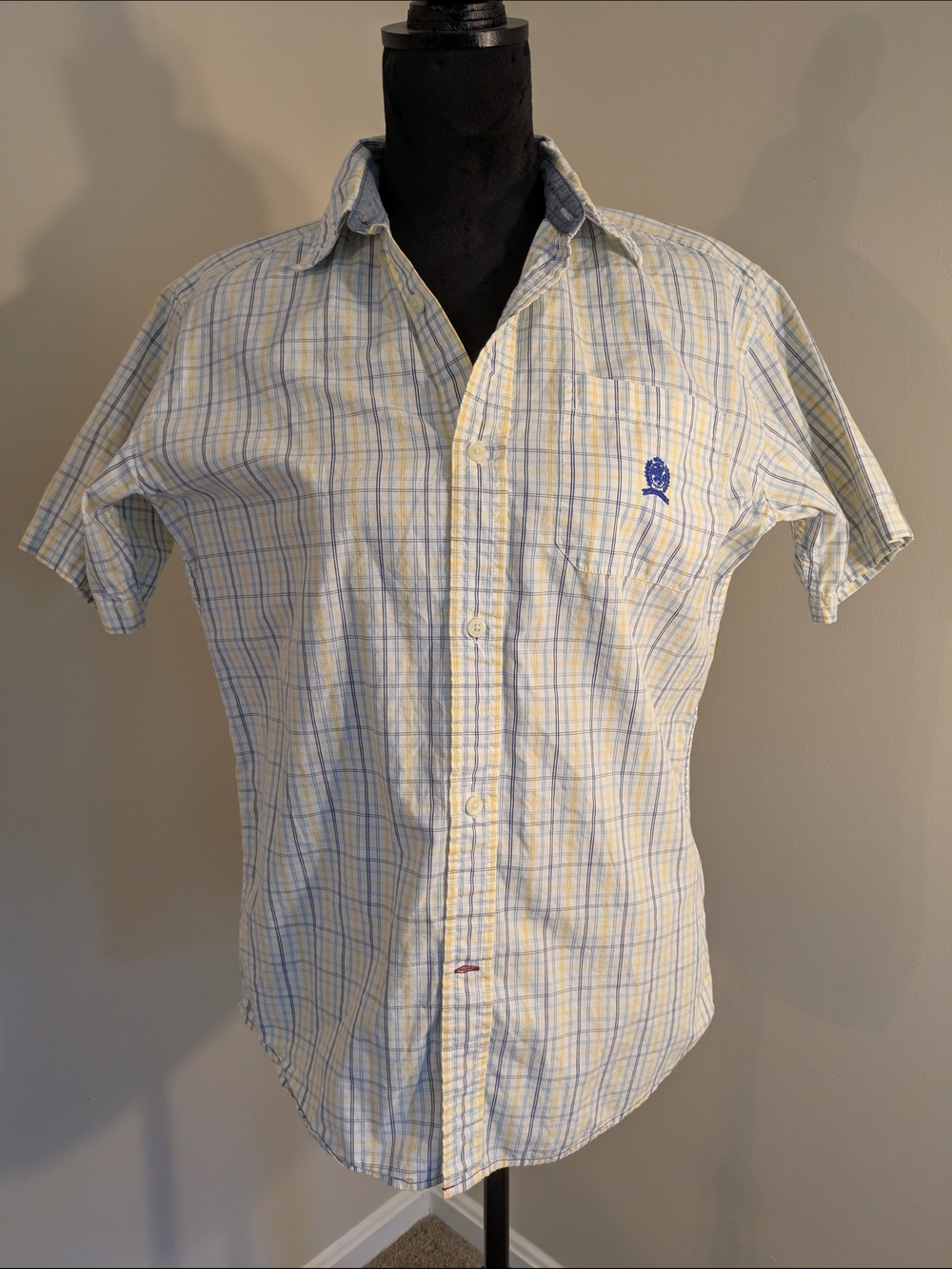 Men's Short-Sleeve Plaid Button-Up Shirt in Light Yellow and Blue